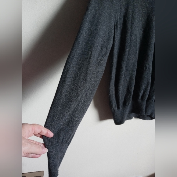 Banana Republic Size Medium Gray Sweater - Picture 4 of 5